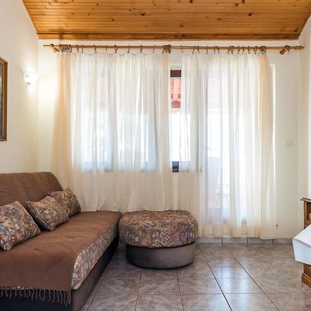 Awesome Apartment In Jadrija With Wifi ภายนอก รูปภาพ