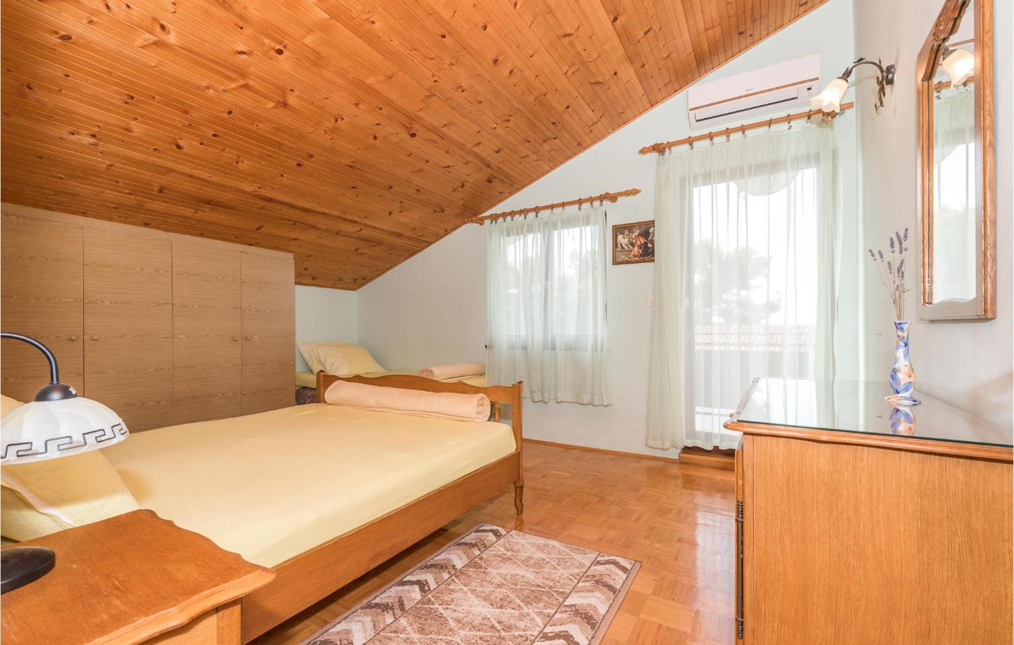 Awesome Apartment In Jadrija With Wifi ภายนอก รูปภาพ