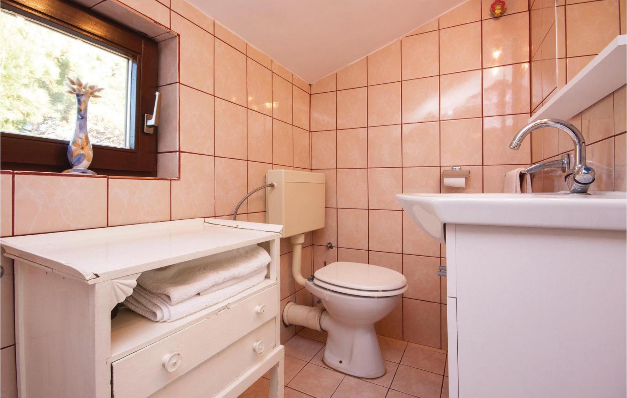 Awesome Apartment In Jadrija With Wifi ภายนอก รูปภาพ