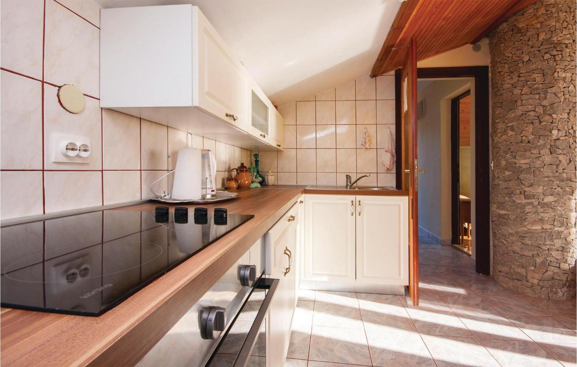 Awesome Apartment In Jadrija With Wifi ภายนอก รูปภาพ