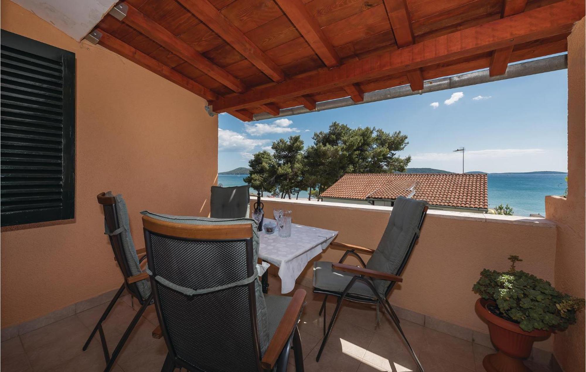 Awesome Apartment In Jadrija With Wifi ภายนอก รูปภาพ